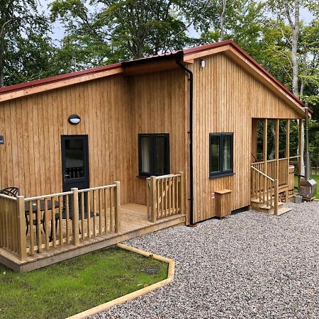 Breckland Lodge 2 With Hot Tub Belladrum Exteriör bild